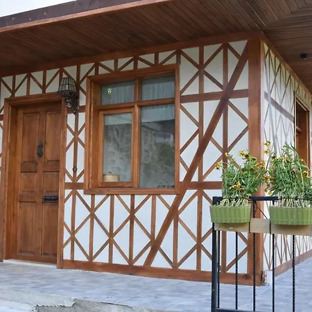 ÇAYKARA-NANAGA1883-Entire 1 Bedroom Flat with Balcony-Lake-Mountain View Trabzon